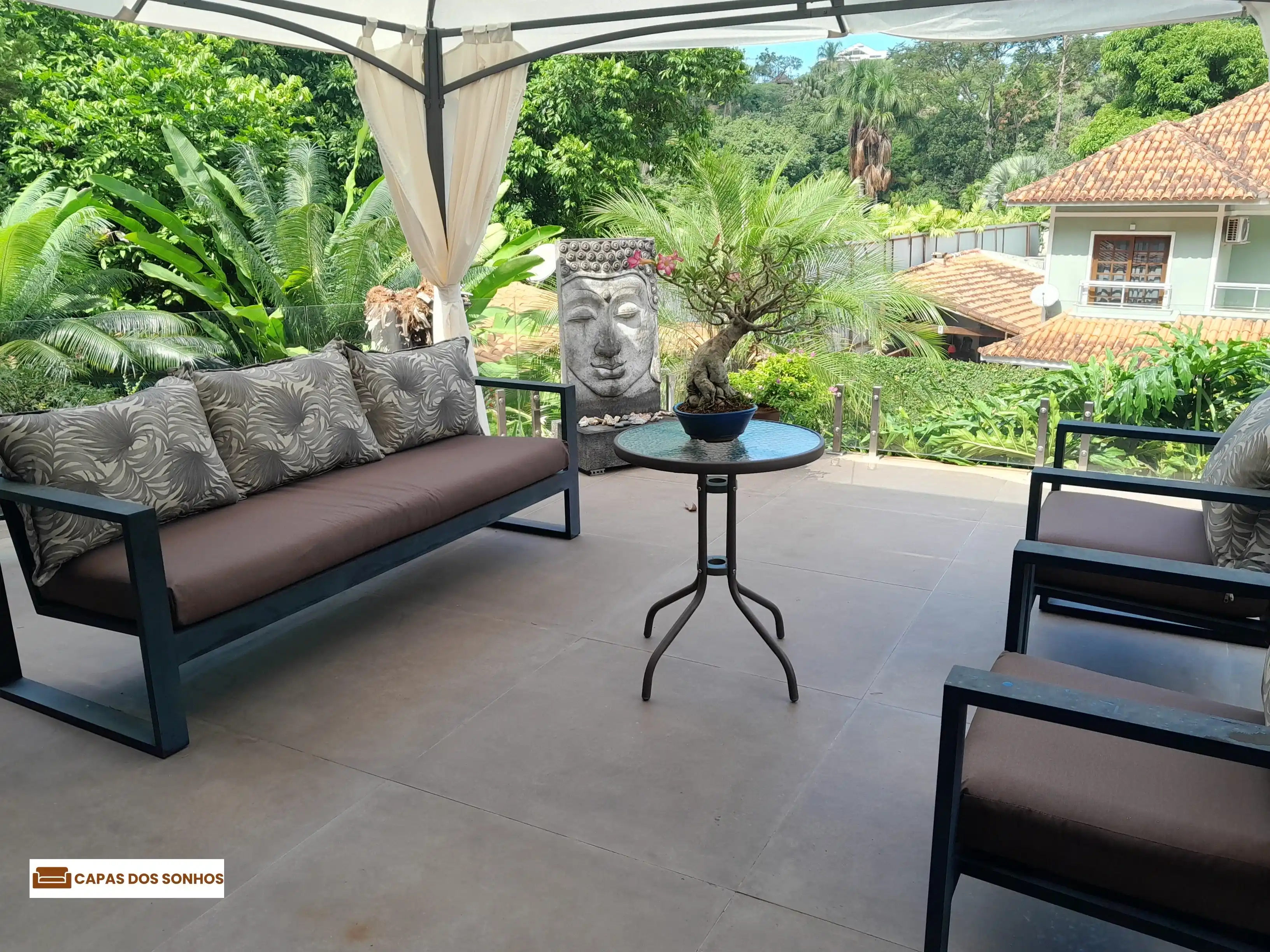 Poltrona com capa personalizada